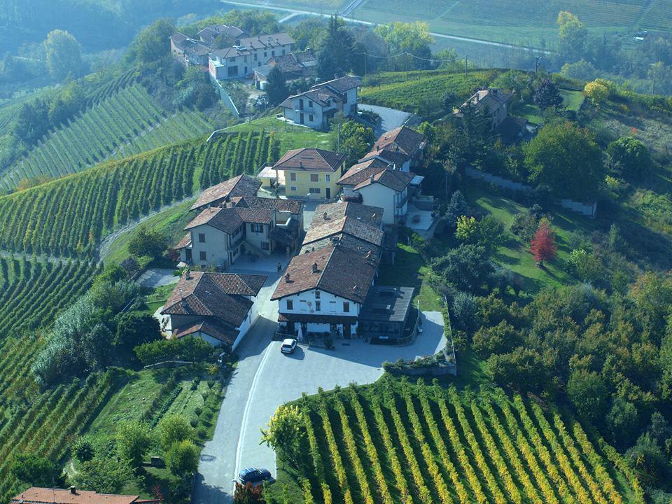 La Rosa Dei Vini Bed and Breakfast Serralunga d'Alba Buitenkant foto